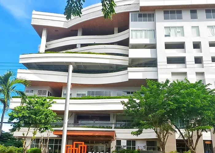 33p Taft East Gate Condo- Cozy Unit Pool & Gym Cebu