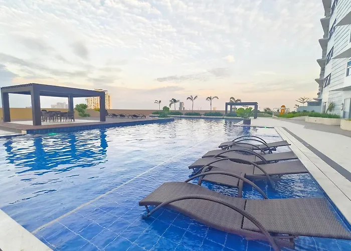 Apartment 33p Taft East Gate Condo- Cozy Unit Pool & Gym Cebu