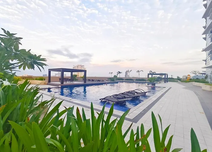 Apartment 33p Taft East Gate Condo- Cozy Unit Pool & Gym *