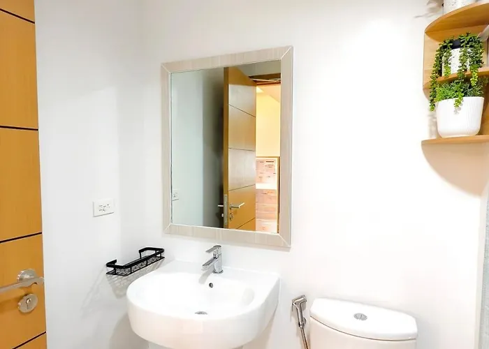 Apartment 33p Taft East Gate Condo- Cozy Unit Pool & Gym Cebu