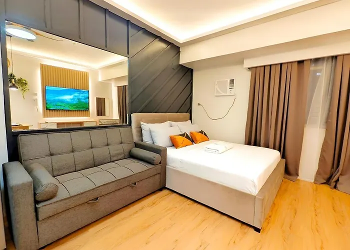 Apartment 33p Taft East Gate Condo- Cozy Unit Pool & Gym
